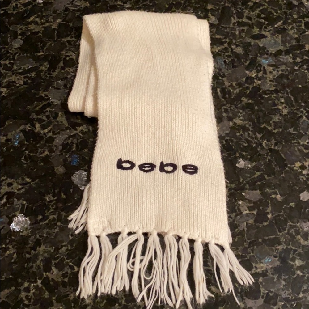 Bebe scarf